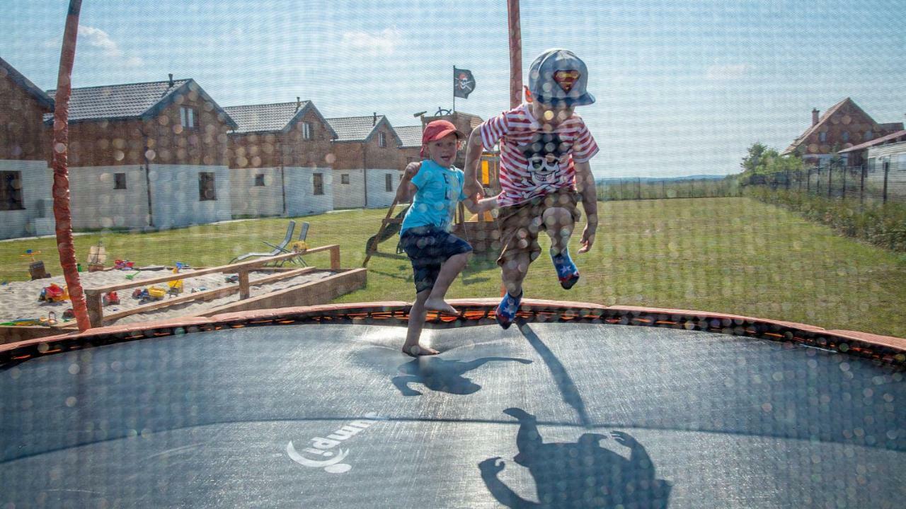 Domki Letniskowe Jastrzebia Park Jastrzębia Góra Dış mekan fotoğraf